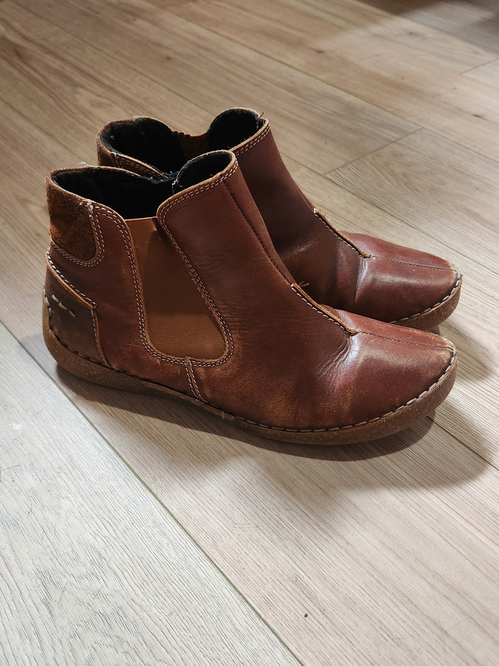 Brown Leather Chelsea Ankle Boots